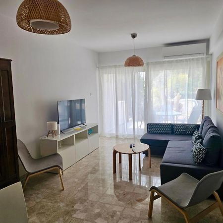 Margarita 110 Apartment Paphos Bagian luar foto
